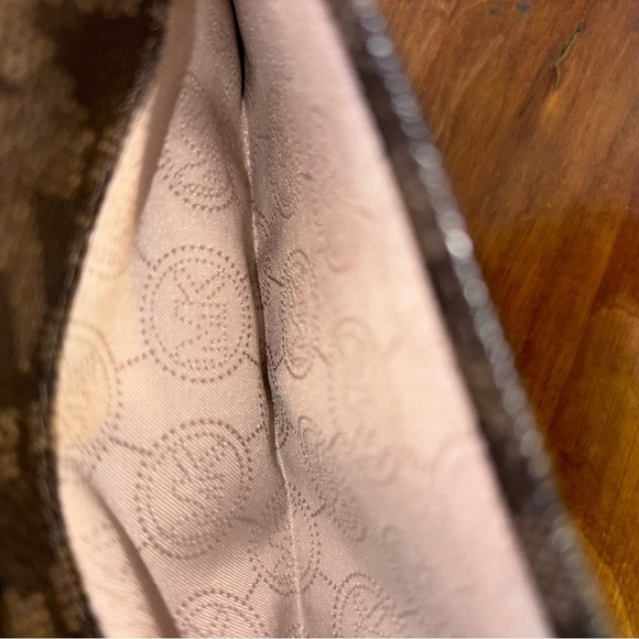 MICHAEL KORS MK Signature Fulton Flap Continental Wallet. - Picture 4 of 14